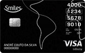 Imagem do cartão de crédito Smiles de categoria Infinite, na cor preta, com ilustrações em linhas finas brancas da silhueta do brasil