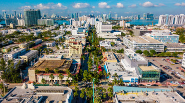 Vista aérea da Lincoln Road, uma das ruas mais movimentadas de Miami.
