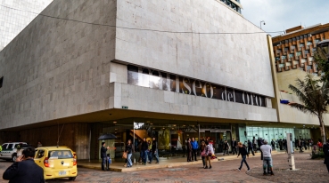 Fachada e entrada do Museu do Ouro, em Bogotá.